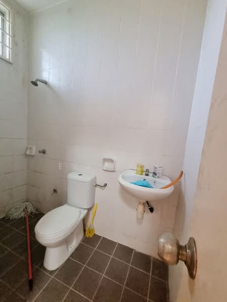 Semi-Detached House for Sale in Puchong (Selangor) - Evan Goh - Bathroom - PropertyGuru.com.my