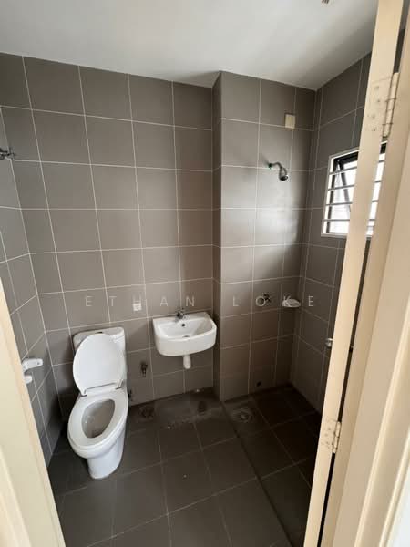 2-storey Terraced House for Sale in M Residence 2 (Rawang) - Ethan Loke - Bathroom - PropertyGuru.com.my