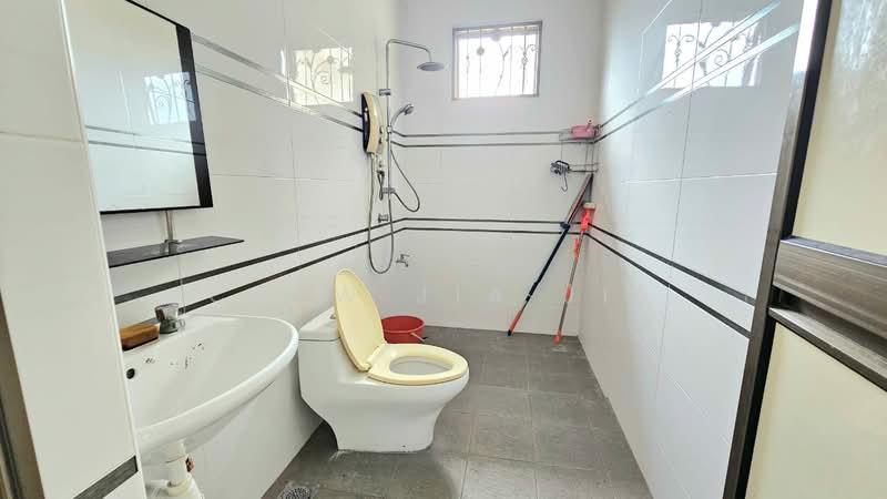 Semi-Detached House for Sale in Johor Bahru (Johor) - Chew Jia Jia - Bathroom - PropertyGuru.com.my
