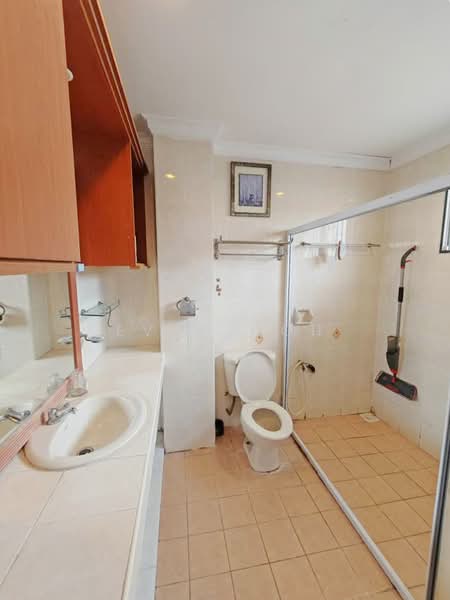 Semi-Detached House for Sale in Bandar Bukit Puchong 2 (Puchong) - Evan Goh - Bathroom - PropertyGuru.com.my
