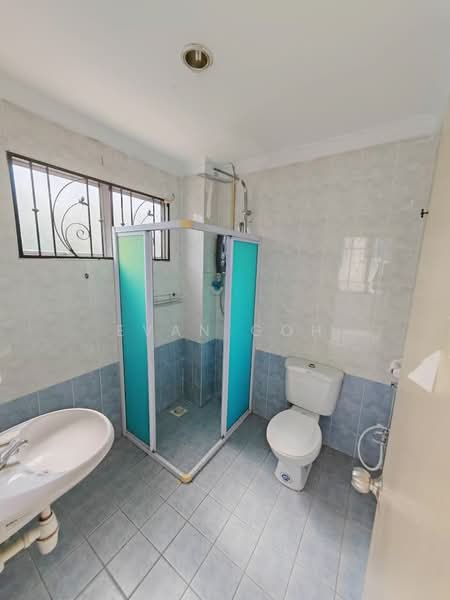 Semi-Detached House for Sale in Bandar Bukit Puchong 2 (Puchong) - Evan Goh - Bathroom - PropertyGuru.com.my
