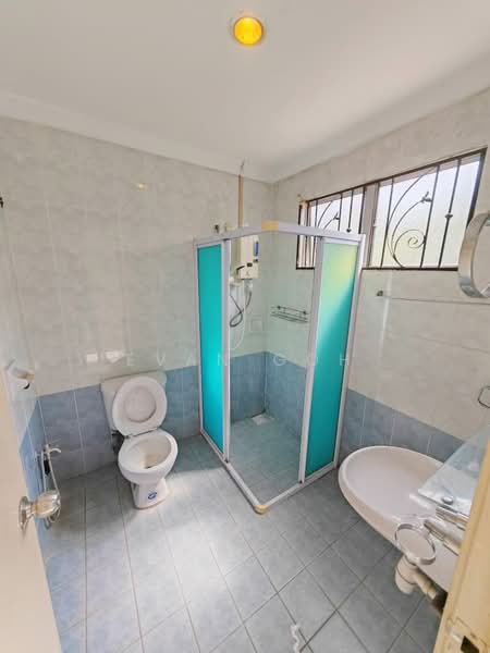 Semi-Detached House for Sale in Bandar Bukit Puchong 2 (Puchong) - Evan Goh - Bathroom - PropertyGuru.com.my