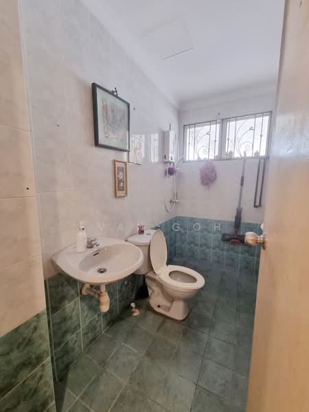 Semi-Detached House for Sale in Bandar Bukit Puchong 2 (Puchong) - Evan Goh - Bathroom - PropertyGuru.com.my
