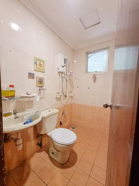 Semi-Detached House for Sale in Bandar Bukit Puchong 2 (Puchong) - Evan Goh - Bathroom - PropertyGuru.com.my