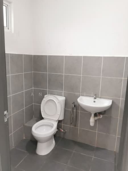 2-storey Terraced House for Sale in Kota Kinabalu (Sabah) - Annie Hee - Bathroom - PropertyGuru.com.my