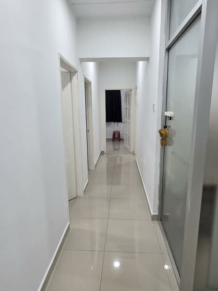 Kondominium untuk Dijual di Sri Hijau - Jackie Ng - Room Corridor (3-Bedrooms) - PropertyGuru.com.my