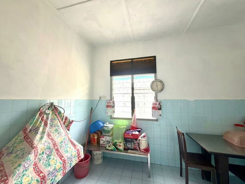 1-storey Terraced House for Sale in Taman Johor Jaya (Johor Bahru) - Hong Xuan Tang - Kitchen - PropertyGuru.com.my