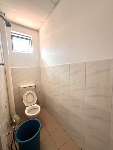 Taman Molek untuk Untuk Disewa - RM 1,400 /bulan, Mac 2026 - Bathroom - PropertyGuru.com.my