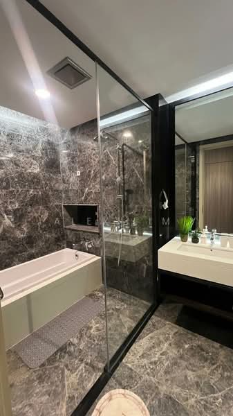 Straits Residences untuk Untuk Disewa - RM 5,799 /bulan, Mac 2026 - Bathroom - PropertyGuru.com.my