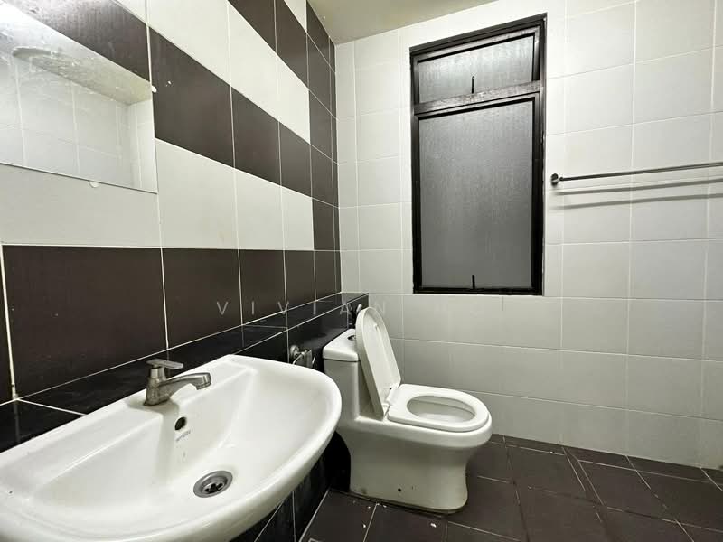 Apartment for Rent at Austin Regency (Pangsapuri Austin Perdana) - Vivian Ho - Bathroom - PropertyGuru.com.my