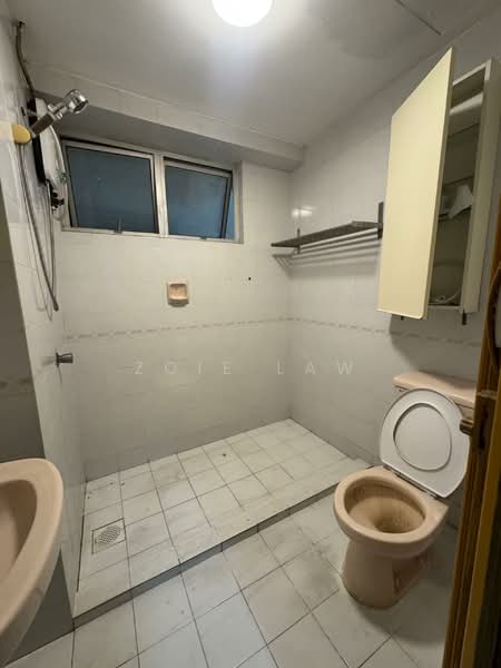 Pantai Panorama Condominiums untuk Untuk Disewa - RM 3,300 /bulan, Mac 2026 - Bathroom - PropertyGuru.com.my