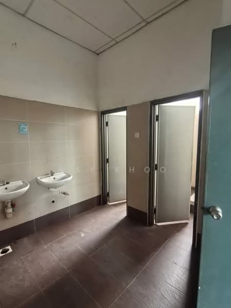 Kilang untuk Disewa di Johor Bahru (Johor) - May Khoo - Bathroom - PropertyGuru.com.my