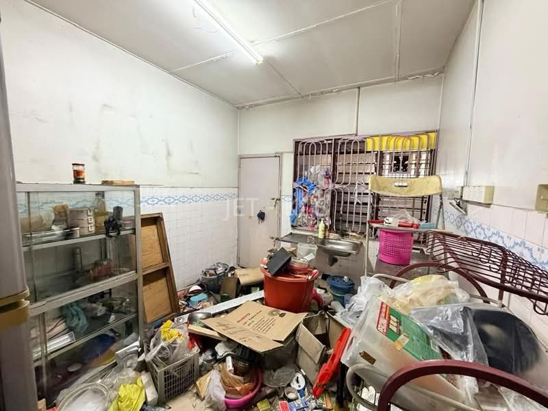 1-storey Terraced House for Sale in Klang (Selangor) - Joanne Lim - Kitchen - PropertyGuru.com.my