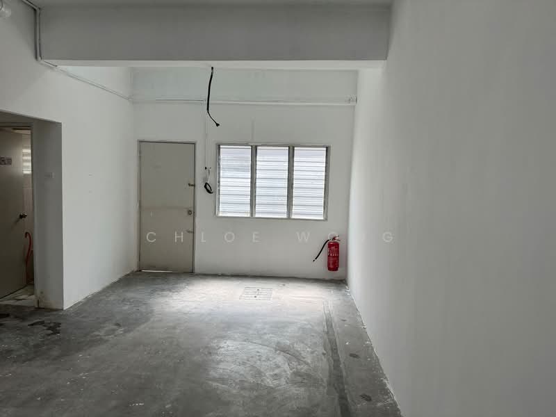 Shop for Rent in Taman Lestari Perdana (Seri Kembangan) - Chloe Wong - Interior - PropertyGuru.com.my