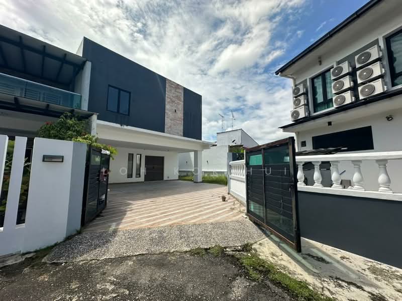 Semi-Detached House for Sale in Taman Nong Chik (Johor Bahru) - Loh Kok Hui - Exterior - PropertyGuru.com.my