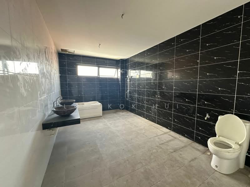 Semi-Detached House for Sale in Taman Nong Chik (Johor Bahru) - Loh Kok Hui - PropertyGuru.com.my