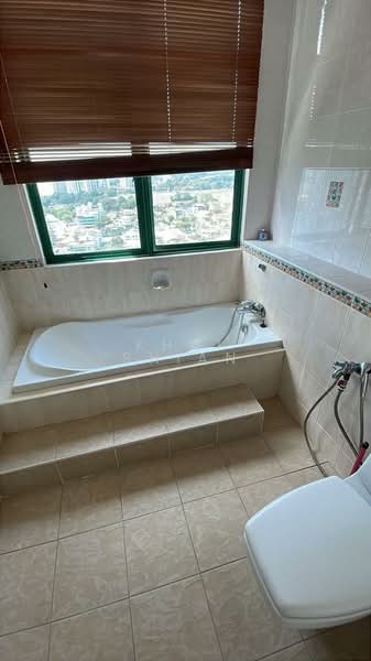 Tanjung Park Condominium untuk Untuk Disewa - RM 3,000 /bulan, Mac 2026 - Bathroom - PropertyGuru.com.my