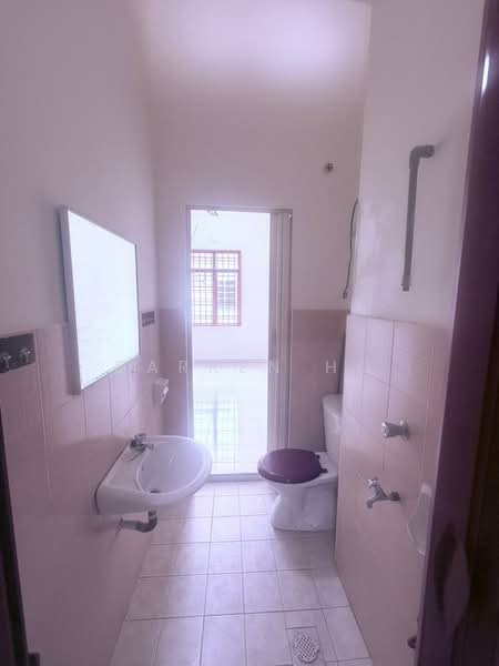 1-storey Terraced House for Rent in Skudai (Johor) - Darren Ho - Bathroom - PropertyGuru.com.my