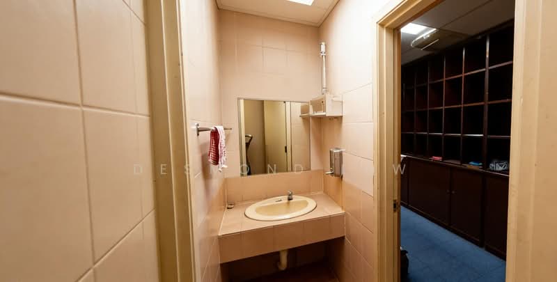 Office for Rent in KL City Centre (Kuala Lumpur) - Desmond Low - Bathroom - PropertyGuru.com.my