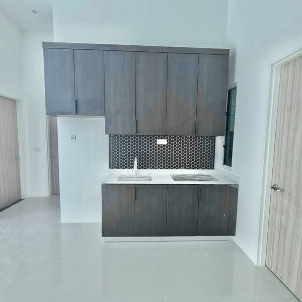Condominium for Rent at QuayWest Residence - Venus Tan - Kitchen - PropertyGuru.com.my