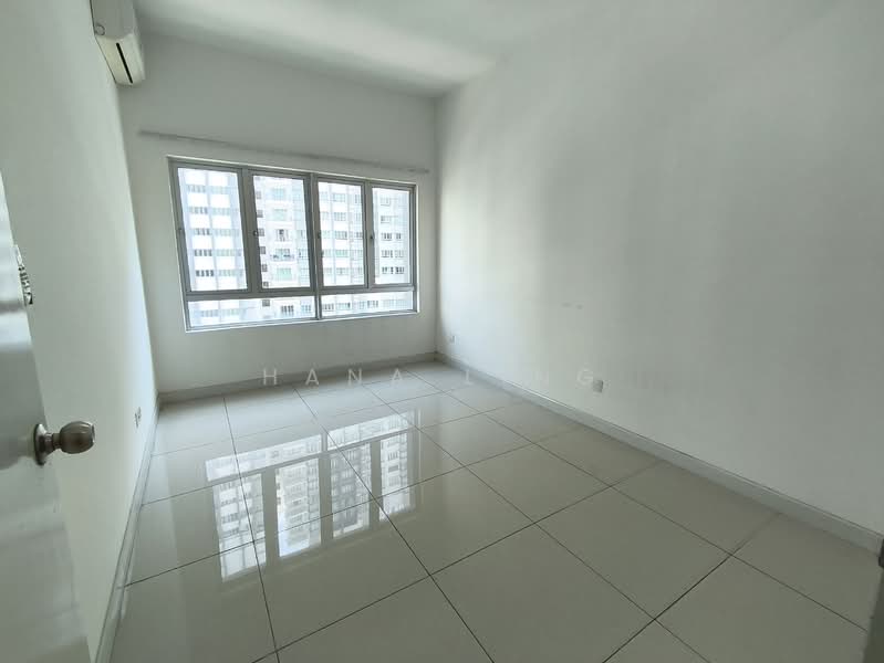 Savanna Executive Suite @ Southville City untuk Untuk Dijual - RM 340,000, Apr 2026 - Master bedroom - PropertyGuru.com.my