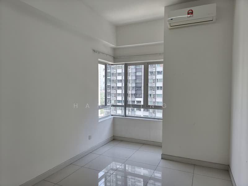 Savanna Executive Suite @ Southville City untuk Untuk Dijual - RM 340,000, Apr 2026 - Middle room - PropertyGuru.com.my