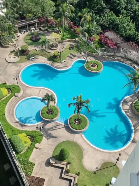 Pantai Panorama Condominiums untuk Untuk Disewa - RM 2,800 /bulan, Mac 2026 - Pool - PropertyGuru.com.my