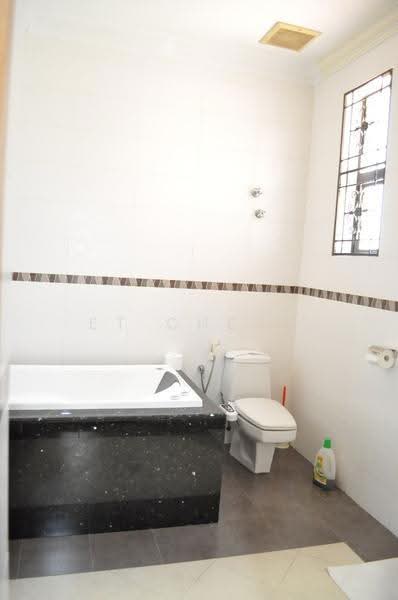 Rumah Banglo untuk Dijual di Kota Kemuning (Shah Alam) - ET Cheah - Bathroom - PropertyGuru.com.my