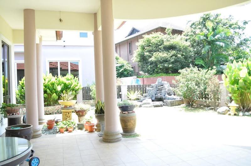 Rumah Banglo untuk Dijual di Kota Kemuning (Shah Alam) - ET Cheah - Back Garden - PropertyGuru.com.my