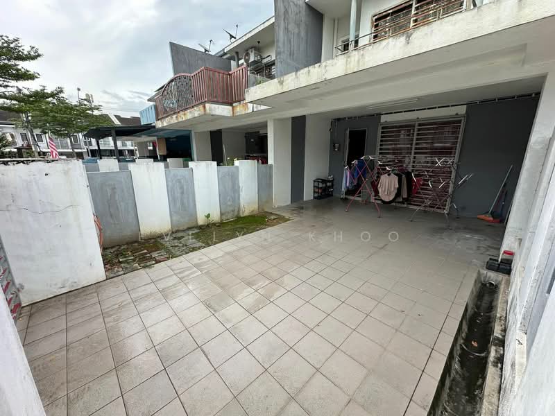 2-storey Terraced House for Sale in Bandar Tasik Puteri (Rawang) - Evelyn Khoo - Car Porch - PropertyGuru.com.my