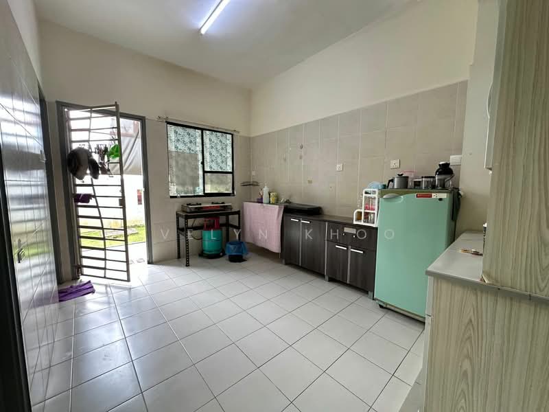 2-storey Terraced House for Sale in Bandar Tasik Puteri (Rawang) - Evelyn Khoo - Kitchen - PropertyGuru.com.my