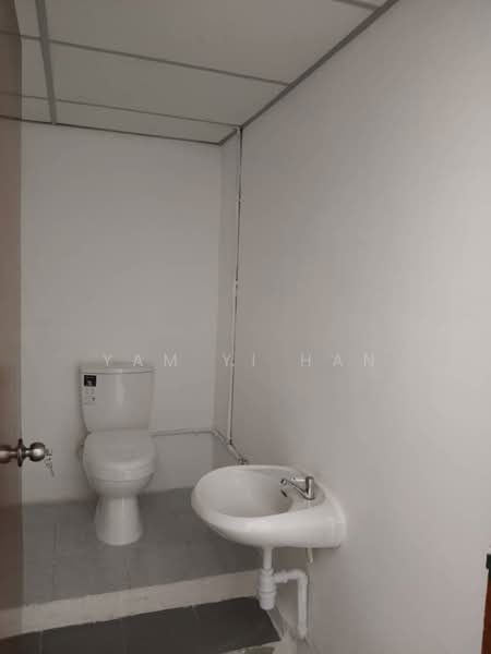 Office for Rent in Puchong (Selangor) - Yam Yi Han - Bathroom - PropertyGuru.com.my