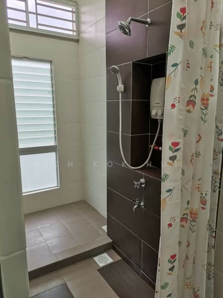 Apartment for Rent at The Seed Taman Sutera Utama - Loh Kok Hui - Bathroom - PropertyGuru.com.my