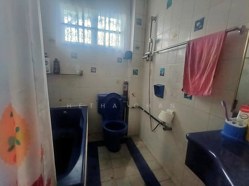 Semi-Detached House for Sale in Bandar Baru Sri Petaling (Sri Petaling) - Hetha Chan - Bathroom - PropertyGuru.com.my