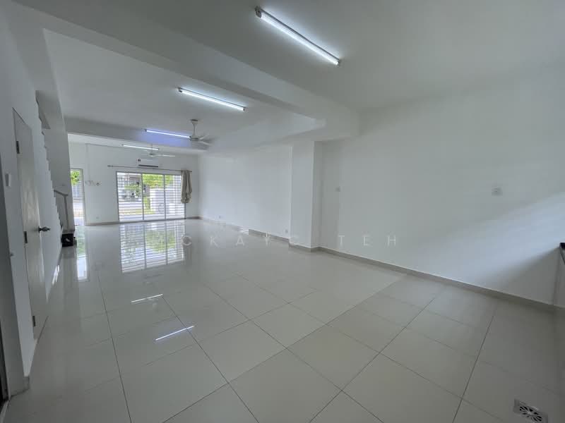 Rumah Teres 2 Tingkat untuk Disewa di Dengkil (Selangor) - MckayC TEH - Living Room - PropertyGuru.com.my