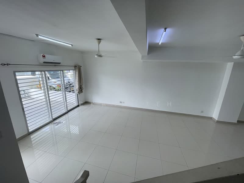 Rumah Teres 2 Tingkat untuk Disewa di Dengkil (Selangor) - MckayC TEH - Living Room - PropertyGuru.com.my