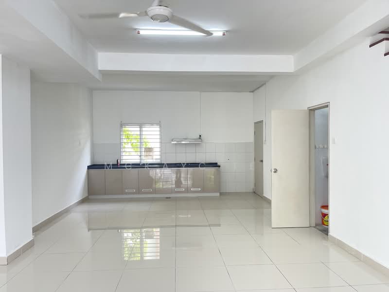 Rumah Teres 2 Tingkat untuk Disewa di Dengkil (Selangor) - MckayC TEH - Kitchen - PropertyGuru.com.my
