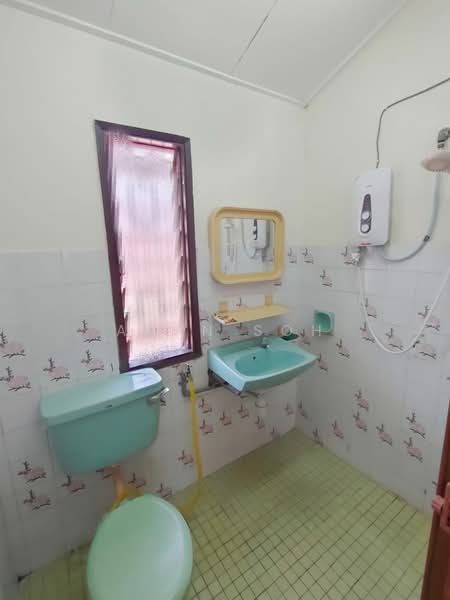 Taman Bukit Maluri untuk Untuk Dijual - RM 1,050,000, Mac 2026 - Bathroom - PropertyGuru.com.my