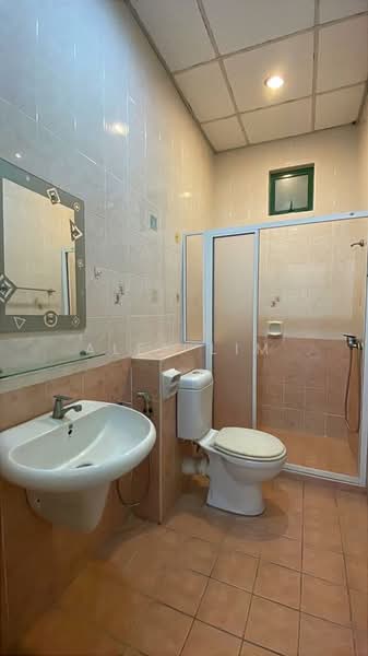 Condominium for Rent at Tanjung Park Condominium - Alex Lim - Bathroom - PropertyGuru.com.my