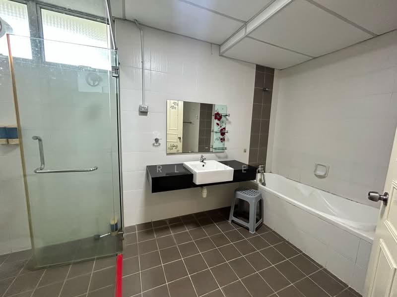 The Waterfront Condominium untuk Untuk Dijual - RM 1,770,000, Mac 2026 - Bathroom - PropertyGuru.com.my