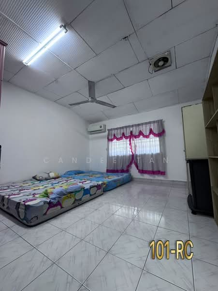 2-storey Terraced House for Rent in Taman Pandamaran Jaya (Pelabuhan Klang) - Candee Tan - Bedroom - PropertyGuru.com.my