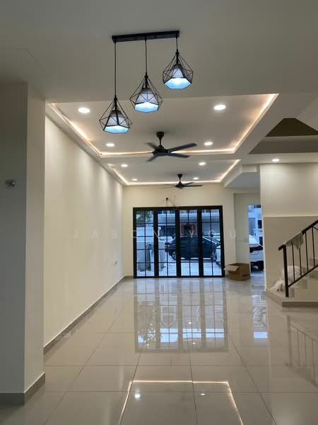 Rumah Teres 2-Tingkat untuk Dijual di Bandar Sunsuria (Sepang) - JASON YOU - Living Room - PropertyGuru.com.my