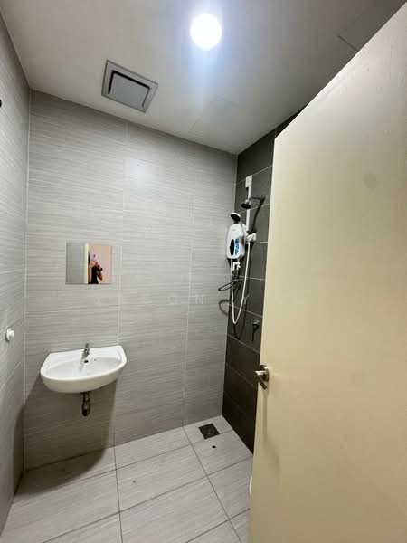 Monet Springtime @ Monet Residences Sunsuria City untuk Untuk Disewa - RM 3,200 /bulan, Mac 2026 - Bathroom - PropertyGuru.com.my