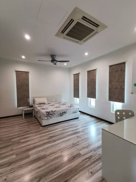 3 STOREY BUNGALOW SALE AT MINDEN HEIGHTS VERY GOOD CONDITION WITH RENOVATED WORTH BUY untuk Untuk Dijual - RM 3,600,000, Mac 2026 - Bedroom - PropertyGuru.com.my