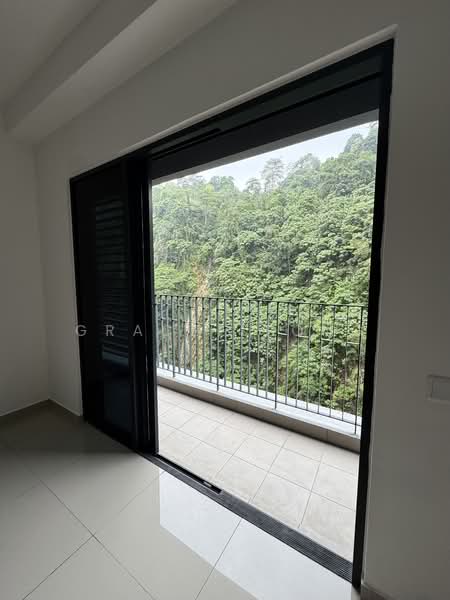 Servis Apartment untuk Dijual di D'Clover Residences - Grace Leong - Balcony - PropertyGuru.com.my