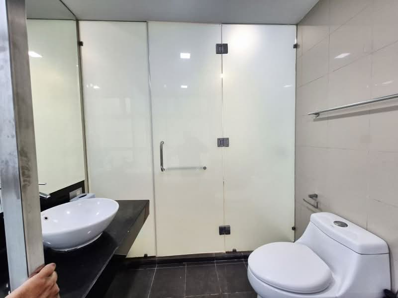 Kondominium untuk Dijual di Suasana Sentral Loft - Prem Kumar - Bathroom - PropertyGuru.com.my