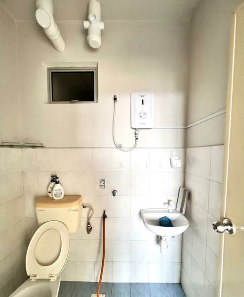 Apartment for Sale at Villa Krystal @ Bandar Selesa Jaya - Erica Lim - Bathroom - PropertyGuru.com.my