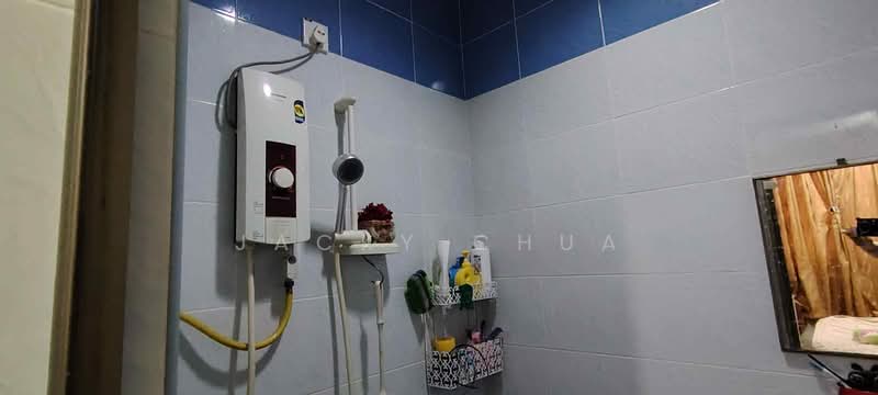 1-storey Terraced House for Sale in Taman Universiti (Skudai) - Jacky Chua - Bathroom - PropertyGuru.com.my