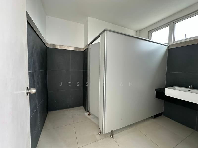 Shop for Rent in Taman Desa (Kuala Lumpur) - Jess Seah - Bathroom - PropertyGuru.com.my