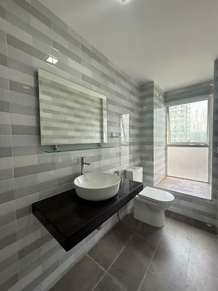 Service Residence for Sale at The Domain (Domain 1) @ NeoCyber - Andy Lau - Bathroom - PropertyGuru.com.my